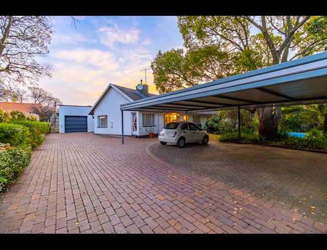4 BEDROOM FREEHOLD FOR SALE IN BERARIO
